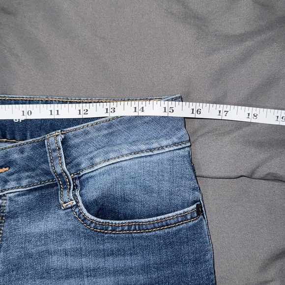 NWOT St. John’s Bay Capri Jeans - Picture 6 of 8